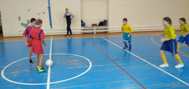 11 ноября в спортзале Фировского РДК прошли соревнования по мини-футболу в рамках Всероссийской программы «Футбол в школу»